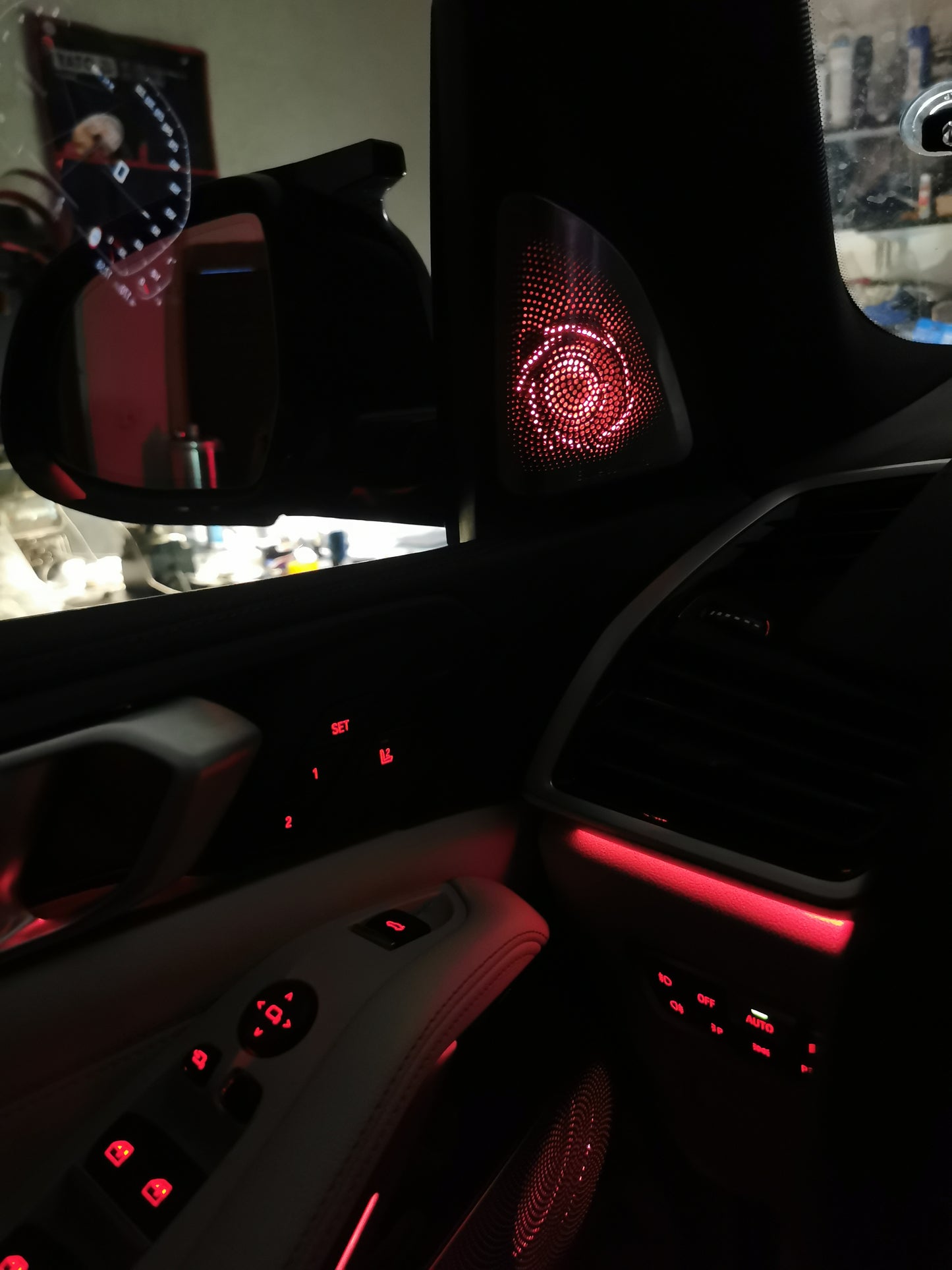 Set capace boxe cu lumina ambientala compatibile cu BMW X5 G05 bowers wilkins bowers&wilkins capace aluminiu iluminat ambiental sistem 3d 